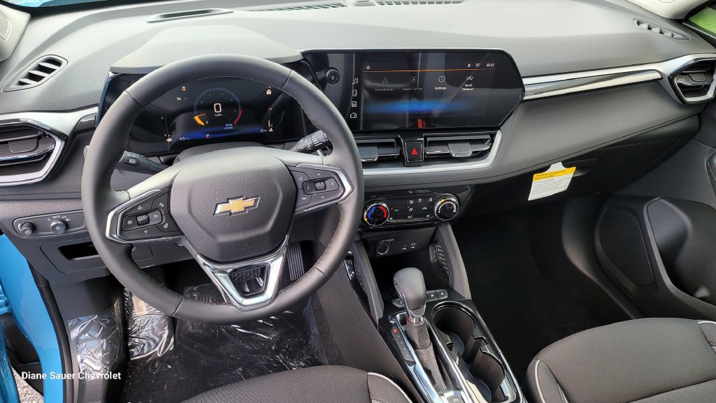 New 2026 Chevrolet TrailBlazer LT w/ LT Cold Weather Package FWD image 24