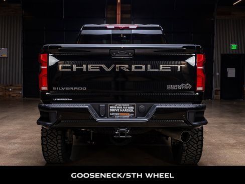 Used 2025 Chevrolet Silverado 2500 High Country w/ High Country Premium Package image 8