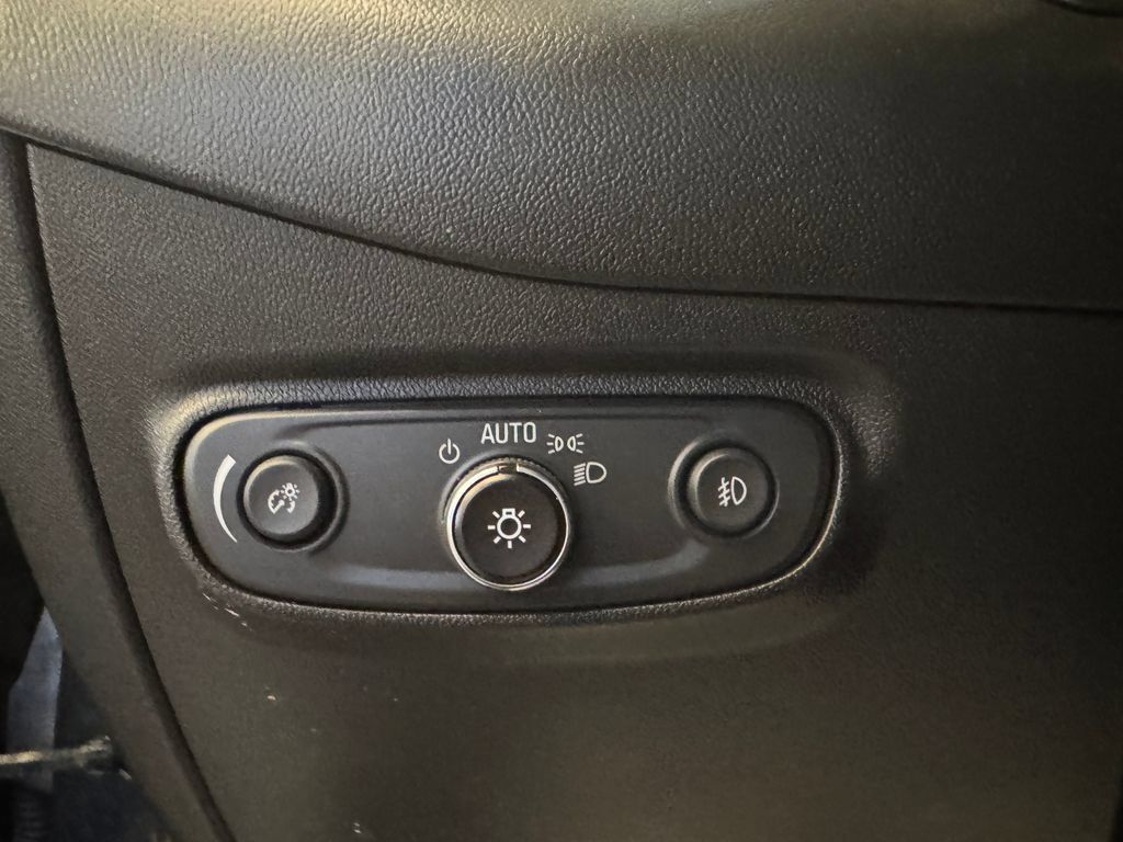 Used 2021 Chevrolet Equinox LT AWD/4WD image 19
