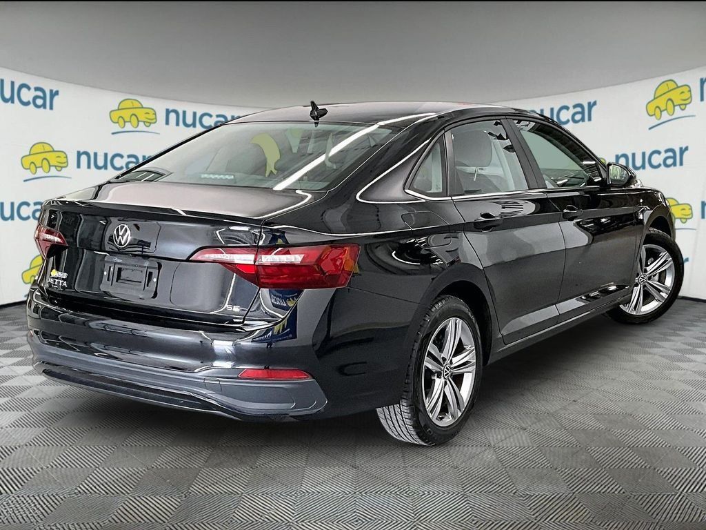 Used 2024 Volkswagen Jetta SE FWD image 6