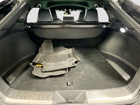 Used 2021 Toyota Venza XLE image 29