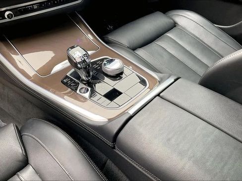 Used 2022 BMW X5 xDrive40i w/ Luxury Seating Package image 15