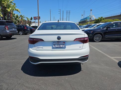 Used 2023 Volkswagen Jetta SE w/ Panoramic Sunroof Package FWD image 11
