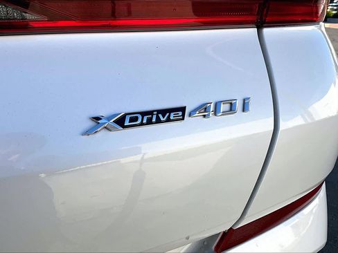 Used 2022 BMW X6 xDrive40i w/ M Sport Package image 9