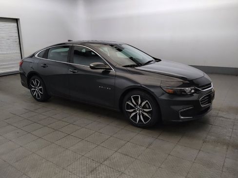 Used 2018 Chevrolet Malibu LT w/ Leather Package FWD image 11
