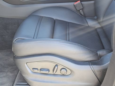 Certified 2025 Porsche Cayenne S image 23