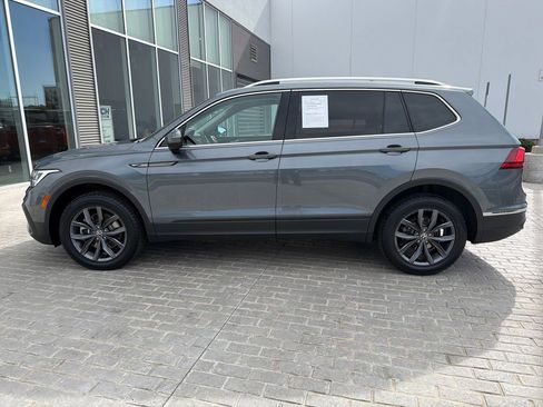 Used 2022 Volkswagen Tiguan SE AWD/4WD image 3