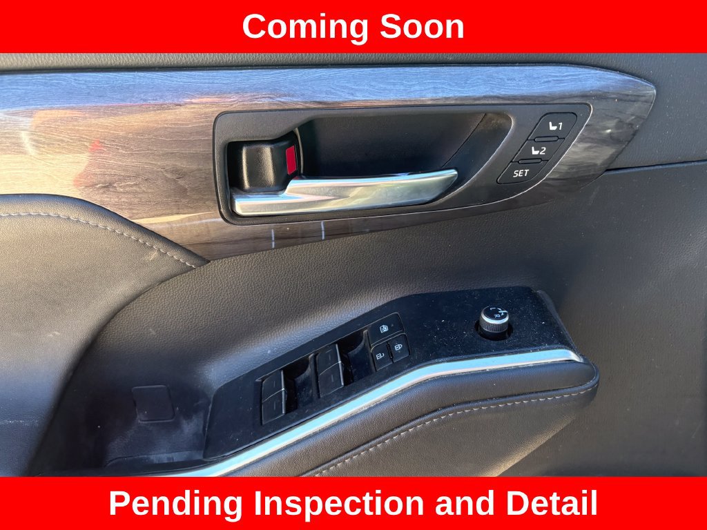 Used 2021 Toyota Highlander Platinum AWD/4WD image 18