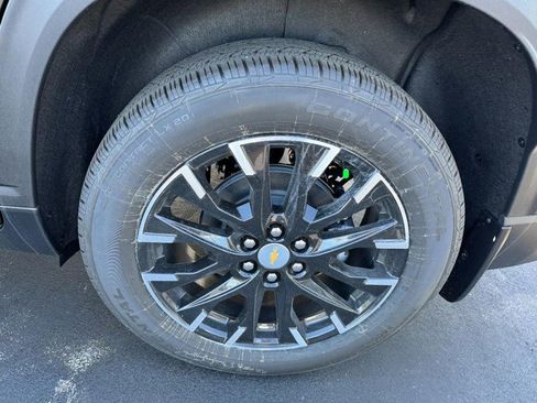 New 2026 Chevrolet Traverse LT w/ Sun and Wheel Package FWD image 6