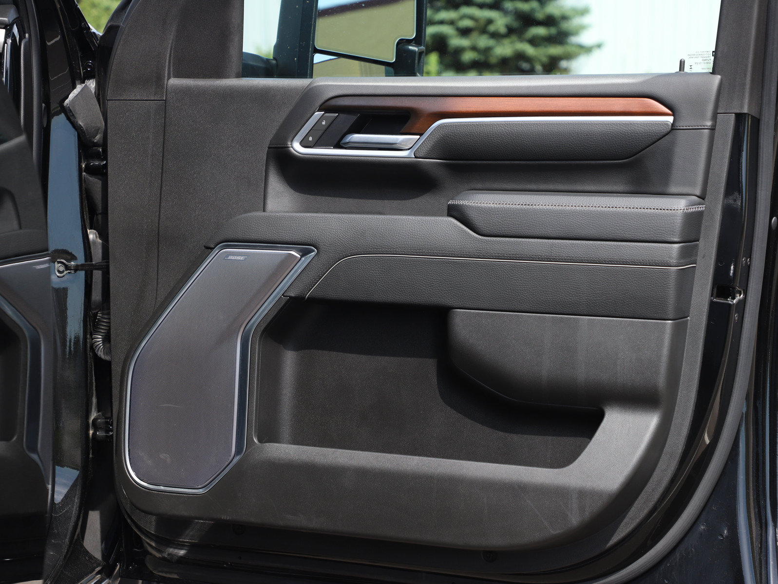 Used 2025 GMC Sierra 2500 Denali AWD/4WD image 12