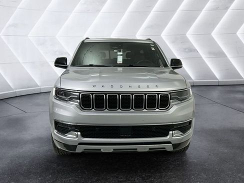 Used 2024 Jeep Wagoneer L Series II w/ Flexible Seating Group image 2