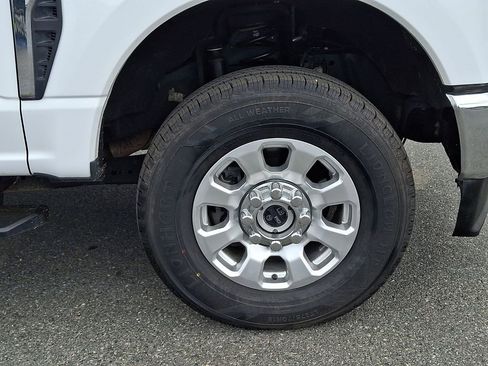 Used 2024 Ford F350 XLT AWD/4WD image 8