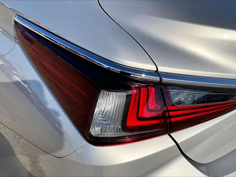 Used 2019 Lexus ES 350 image 28