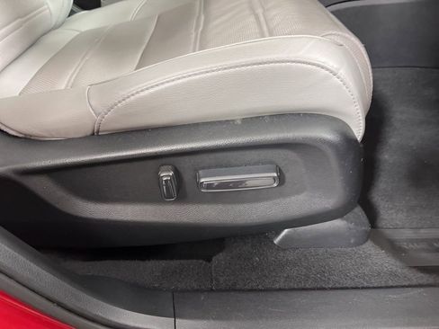 Used 2021 Honda CR-V Touring image 9