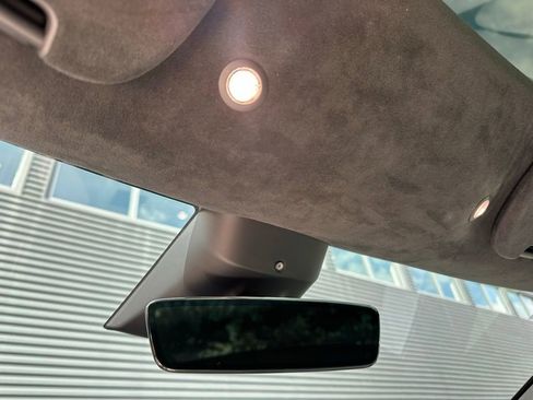 Used 2022 Tesla Model S image 27