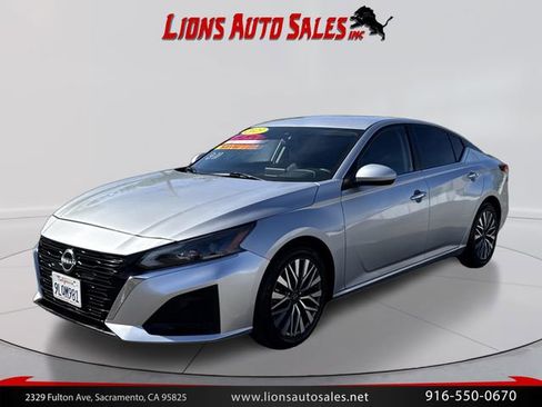 Used 2023 Nissan Altima 2.5 SV FWD image 9