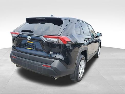 Used 2024 Toyota RAV4 LE AWD/4WD image 4