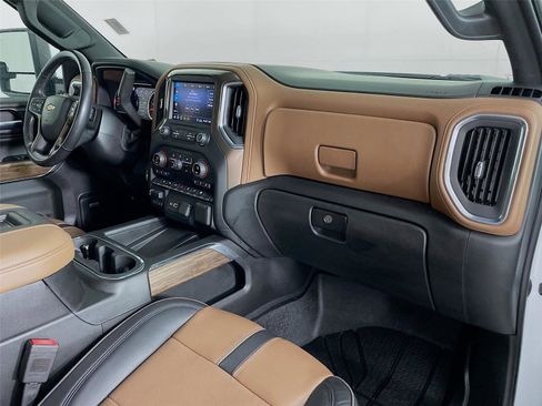 Used 2020 Chevrolet Silverado 2500 High Country w/ Safety Package II image 33