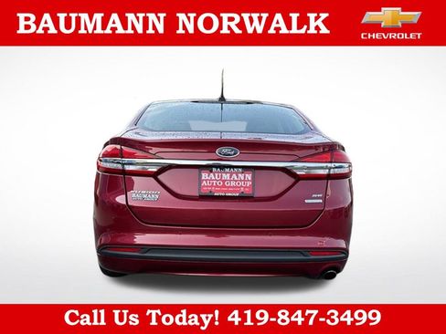 Used 2017 Ford Fusion SE w/ Fusion SE Technology Package FWD image 6