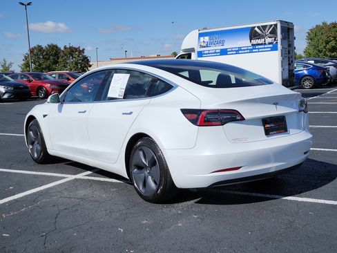 Used 2019 Tesla Model 3 Standard Range Plus image 8