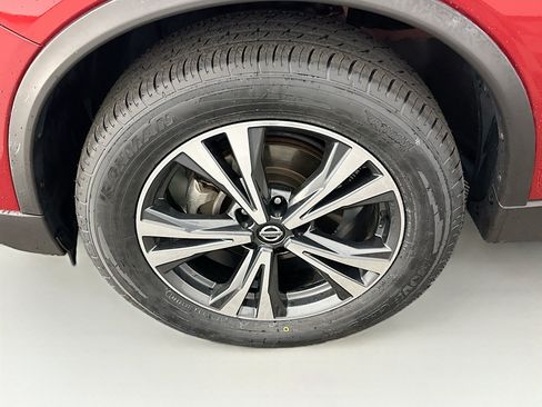 Used 2019 Nissan Rogue SV w/ Premium Package AWD/4WD image 11