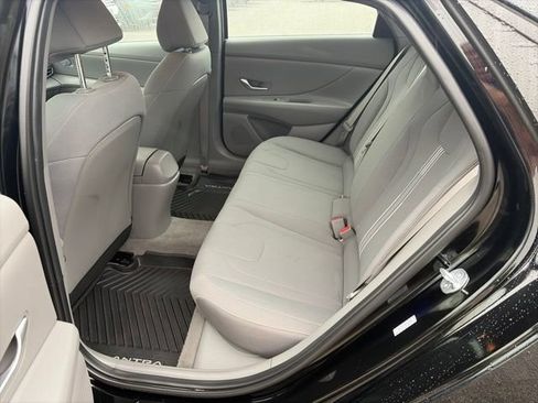 Used 2023 Hyundai Elantra SEL w/ Winter Weather Package FWD image 14