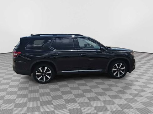 Used 2024 Honda Pilot Touring image 9