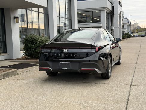 New 2026 Hyundai Sonata SE FWD image 5
