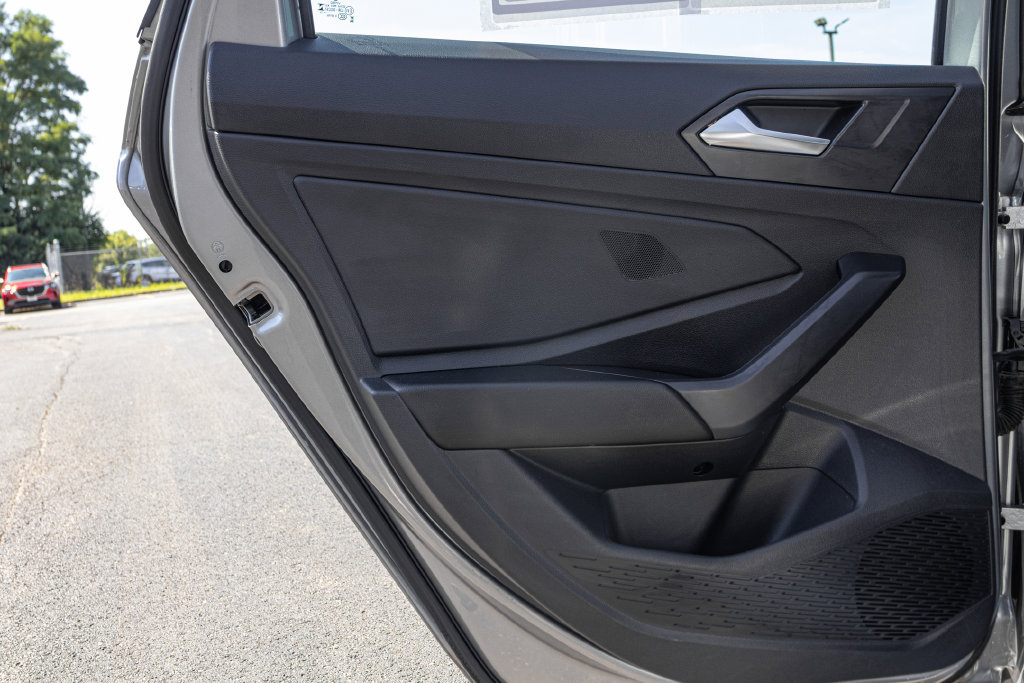 Certified 2024 Volkswagen Jetta SE FWD image 28