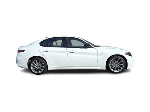 Used 2024 Alfa Romeo Giulia Ti AWD/4WD image 7