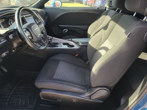 Used 2022 Dodge Challenger SXT image 14