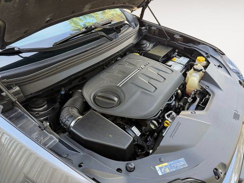 Used 2019 Jeep Cherokee Overland AWD/4WD image 26