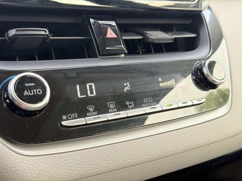 Used 2022 Toyota Corolla LE FWD image 19