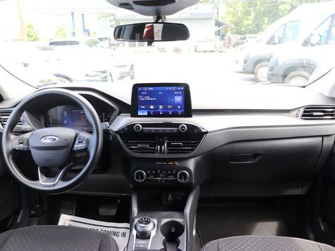 Used 2025 Ford Escape Active AWD/4WD image 16