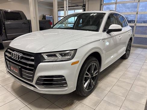 Used 2020 Audi Q5 e Premium Plus w/ Premium Plus Package image 1