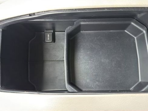Used 2015 Toyota Highlander Limited w/ Driver Technology Package AWD/4WD image 23