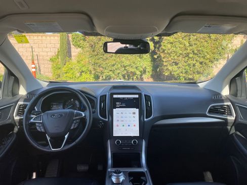 Used 2024 Ford Edge SEL image 32