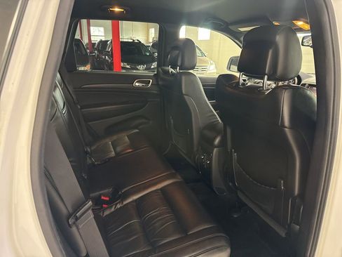 Used 2015 Jeep Grand Cherokee Laredo w/ Quick Order Package 23E AWD/4WD image 39