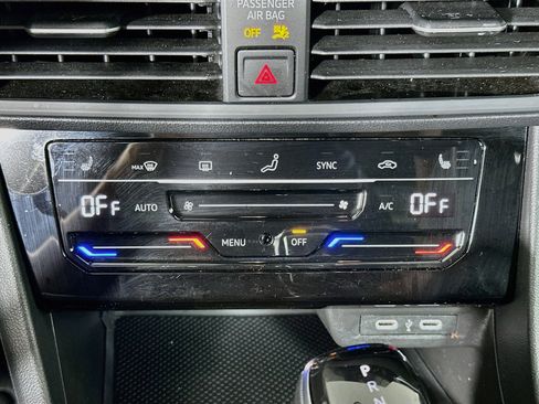 Used 2025 Volkswagen Jetta Sport FWD image 23