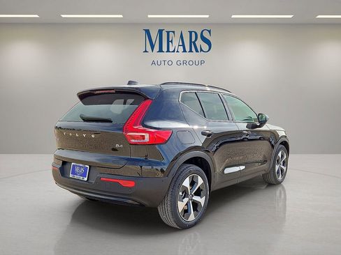 New 2026 Volvo XC40 B4 Plus w/ Protection Package Premier FWD image 5