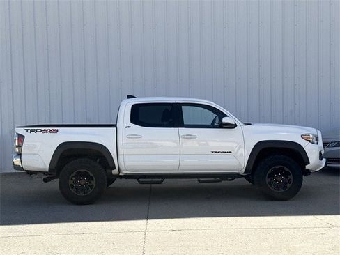 Used 2021 Toyota Tacoma TRD Off-Road image 3