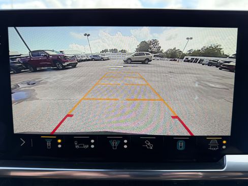 Used 2023 Chevrolet Silverado 1500 LT Trail Boss w/ LT Trail Boss Premium Package AWD/4WD image 15