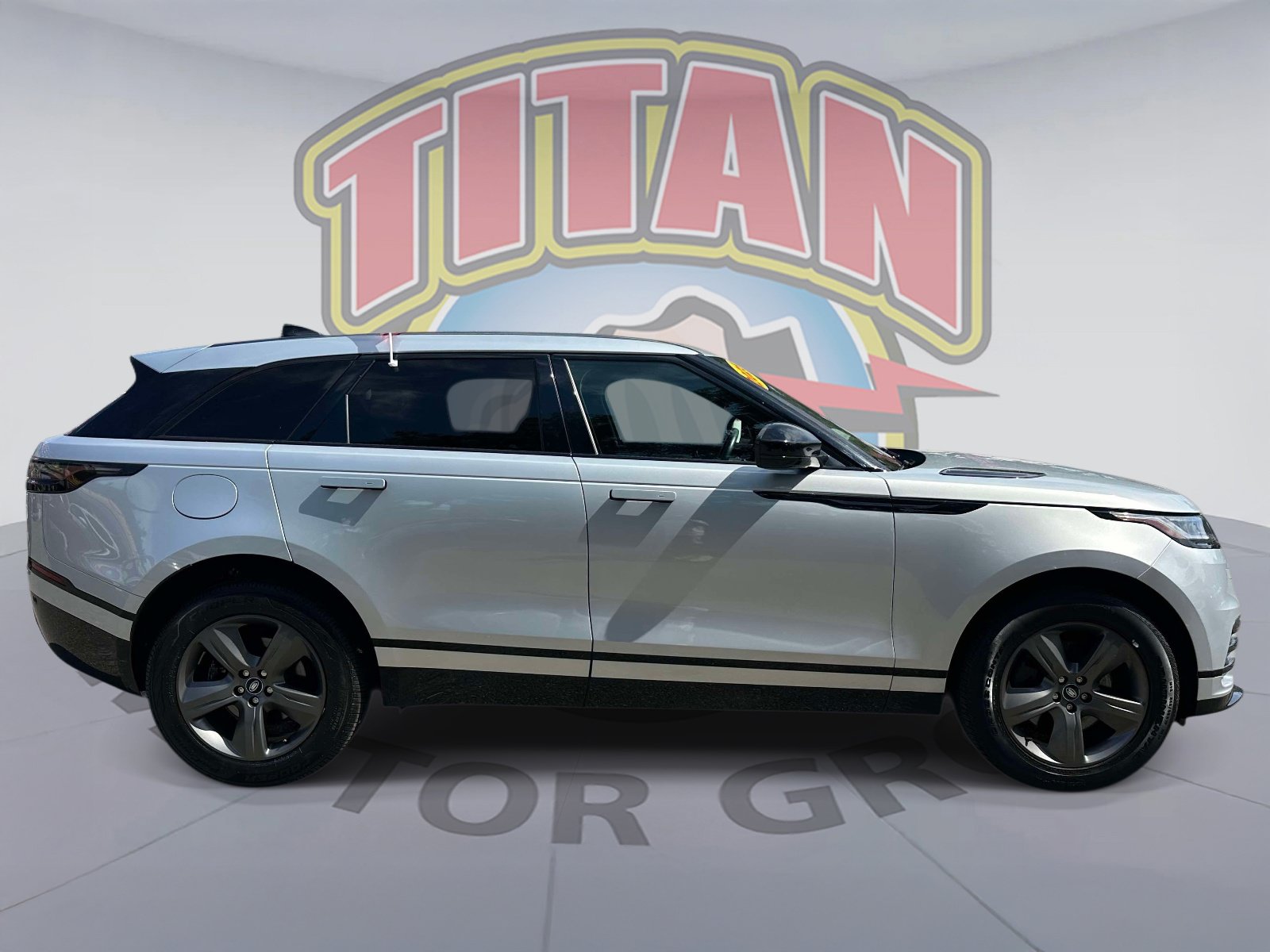 Used 2025 Land Rover Range Rover Velar Dynamic SE AWD/4WD image 2