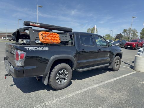 Used 2021 Toyota Tacoma TRD Off-Road AWD/4WD image 37