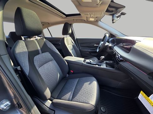 New 2026 Nissan Sentra SV w/ SV Convenience Package FWD image 9