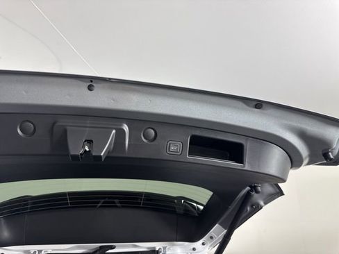 New 2026 Chevrolet Equinox LT w/ Convenience Package II FWD image 15