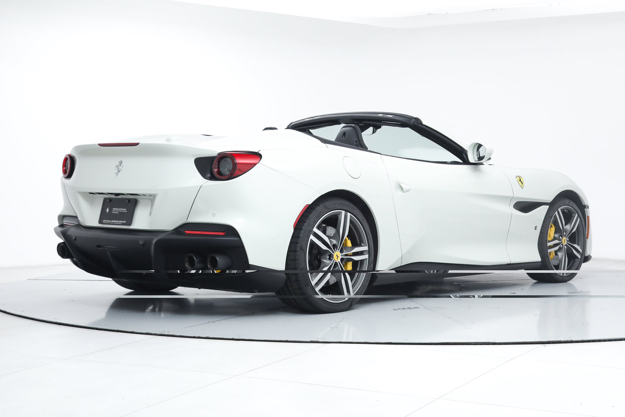Certified 2023 Ferrari Portofino M RWD image 3