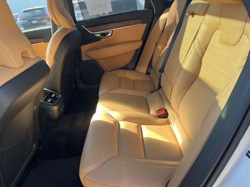 Certified 2025 Volvo V90 B6 Cross Country Ultra w/ Climate Package AWD/4WD image 21