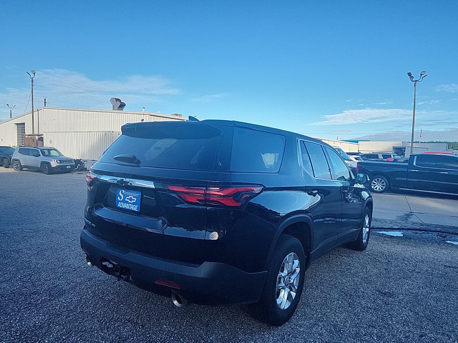 Used 2023 Chevrolet Traverse LS w/ Safety Package AWD/4WD image 5