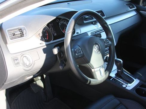 Used 2016 Volkswagen CC Sport image 24